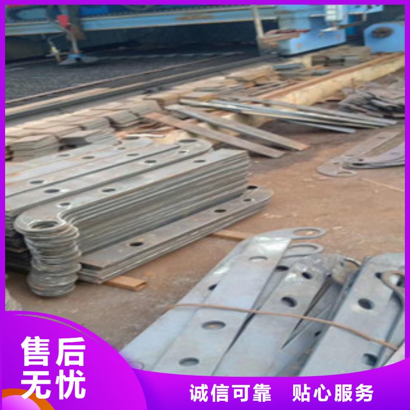 護欄立柱-護欄立柱專業(yè)廠家當?shù)貜S家