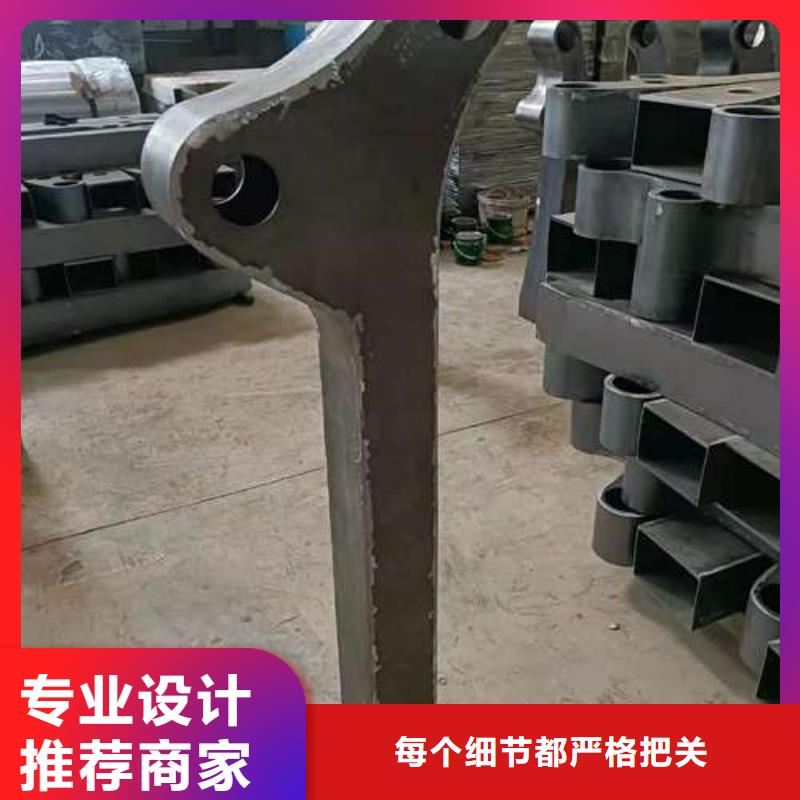 供應(yīng)防撞護(hù)欄的當(dāng)?shù)貜S家
