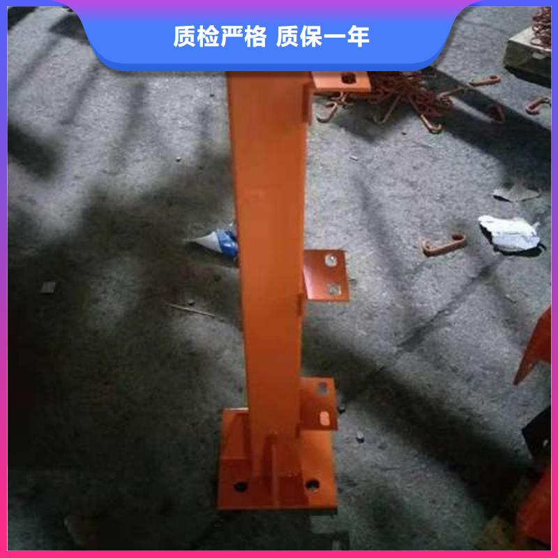 道路護(hù)欄廠(chǎng)家，規(guī)格全熱銷(xiāo)產(chǎn)品