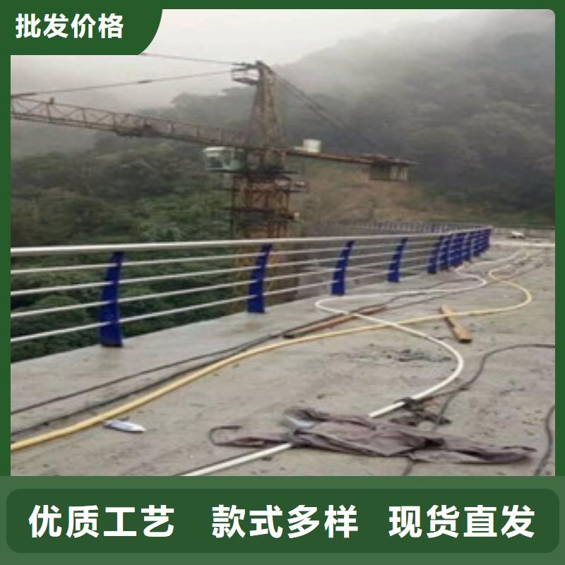 護(hù)欄廠家質(zhì)量有保障當(dāng)?shù)胤?wù)商