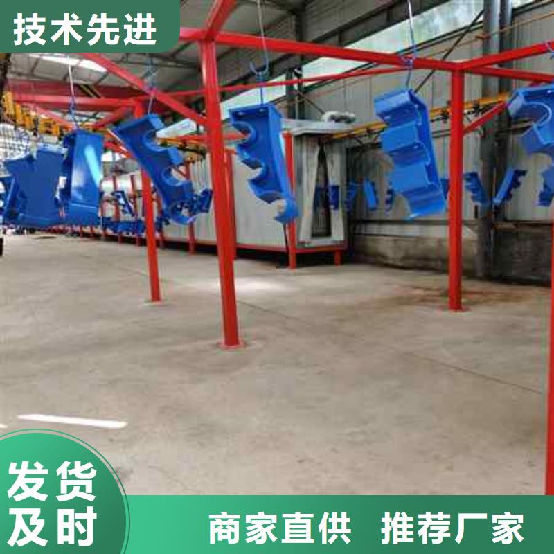 多年專注護(hù)欄生產(chǎn)的廠家
