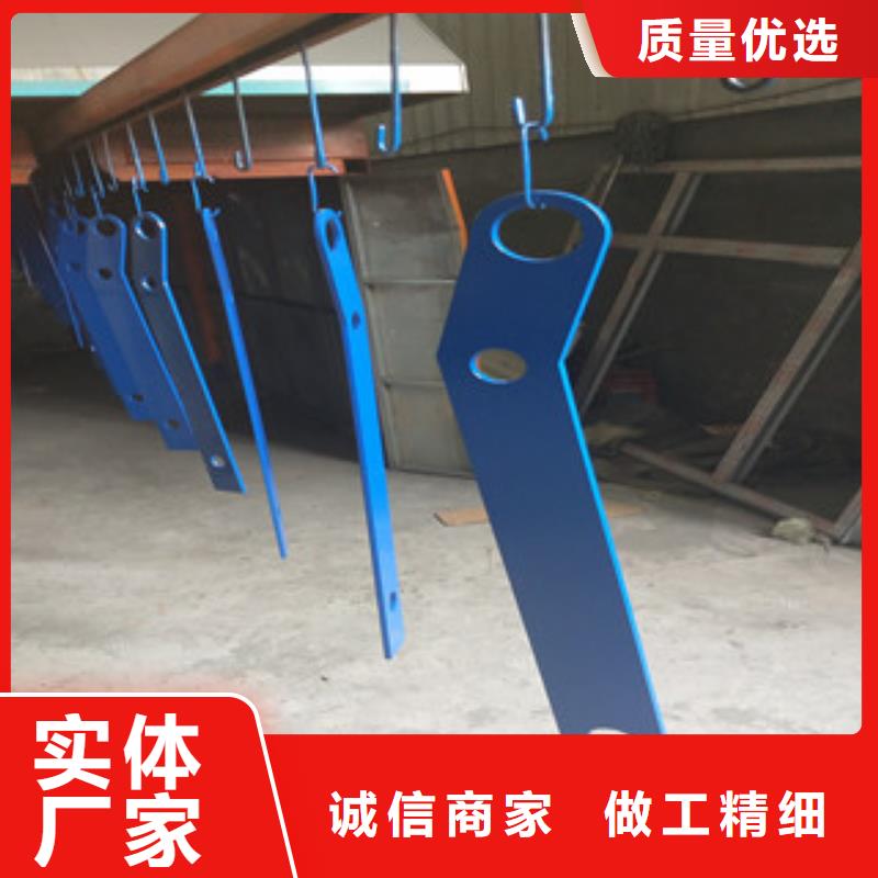 更多用户选择护栏立柱