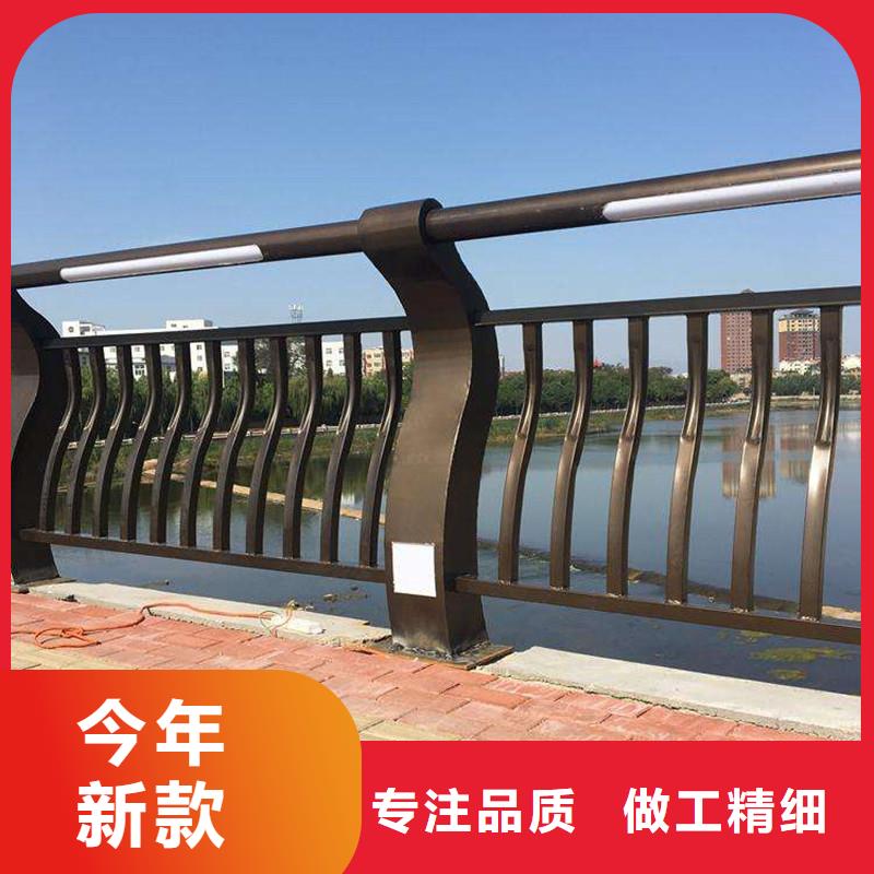 {聚晟}广东高州桥上的防撞护栏工程施工团队