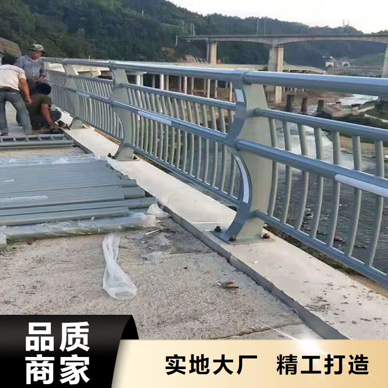 公路隔離護(hù)欄質(zhì)量可靠