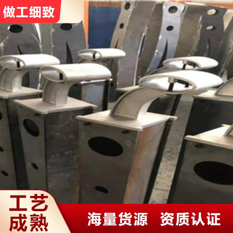 橋梁護欄鋼板立柱施工現場
