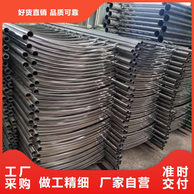 交通防撞護(hù)欄規(guī)格齊全