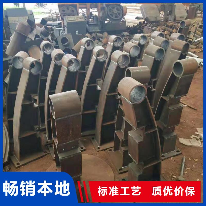 河道防護(hù)不銹鋼欄桿穩(wěn)定牢固