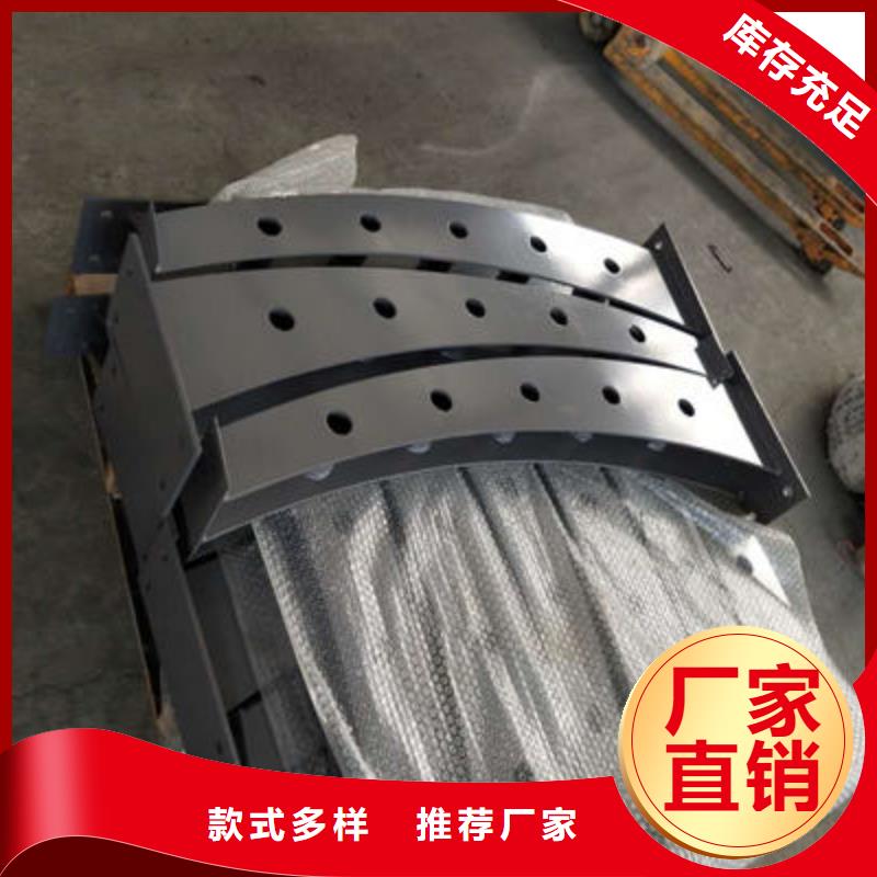 防撞立柱镀锌喷塑防撞栏精心