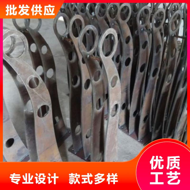 不銹鋼復合管人行欄桿貨源穩(wěn)定