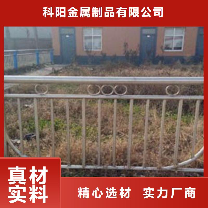 道路交通隔离护栏-坚固牢靠