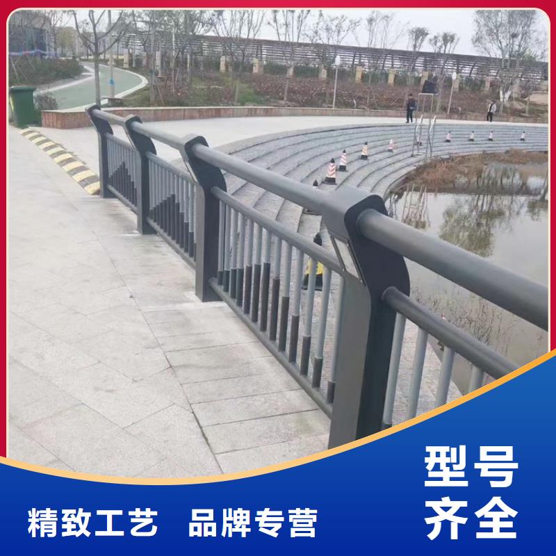 钢管喷塑中央隔离带护栏寿命长久
