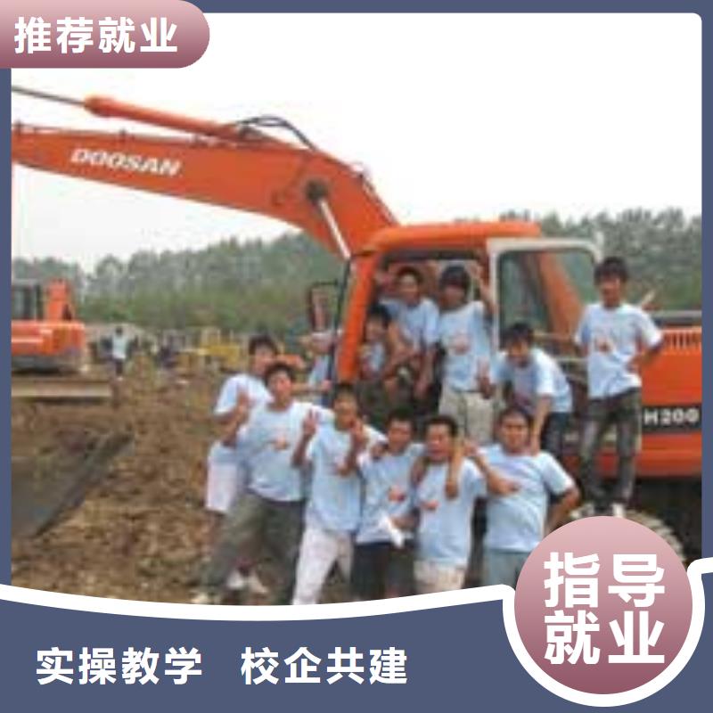 挖掘机培训-塔吊培训学校全程实操