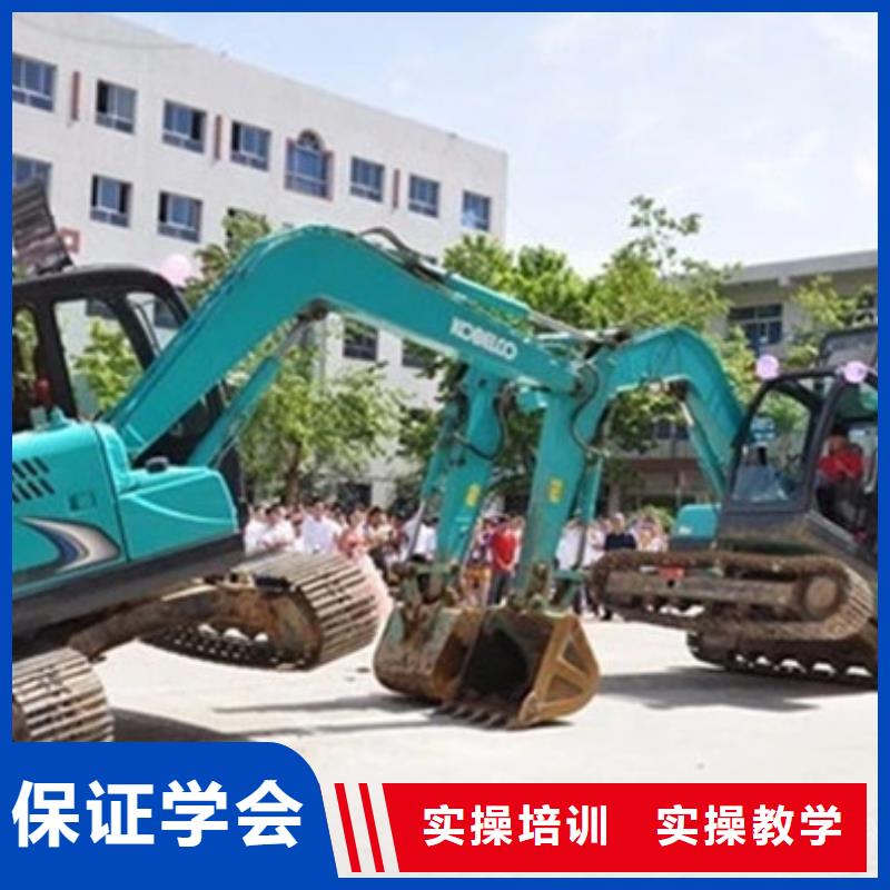 (沧州)推荐就业虎振哪有好的挖掘机钩机学校|能学真技术的挖铙机学校|