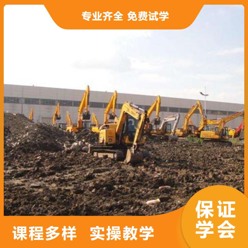 安新虎振鏟車裝載機培訓學校教練手把手教學