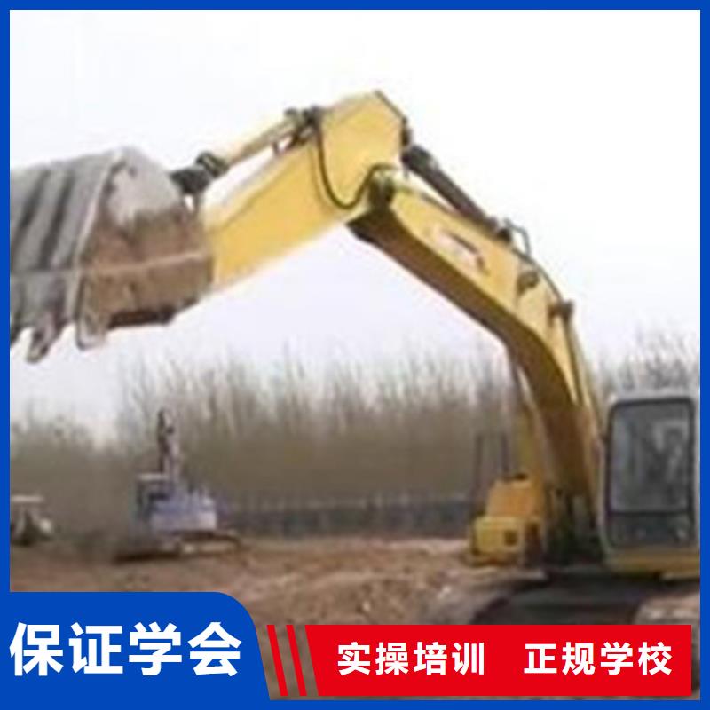 【塔吊叉車培訓(xùn)學(xué)汽修學(xué)修車的技校專業(yè)齊全】