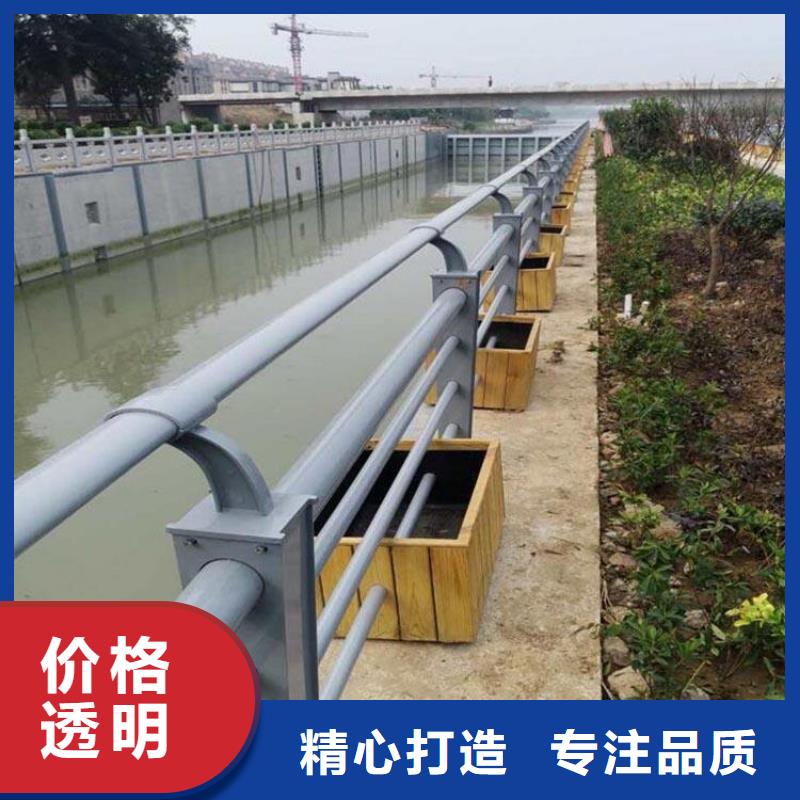[上海]厂家质量过硬鑫润通护栏,桥梁护栏大量现货