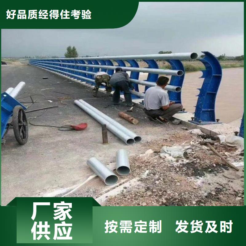 护栏厂家,镀锌喷塑钢板立柱一件也发货