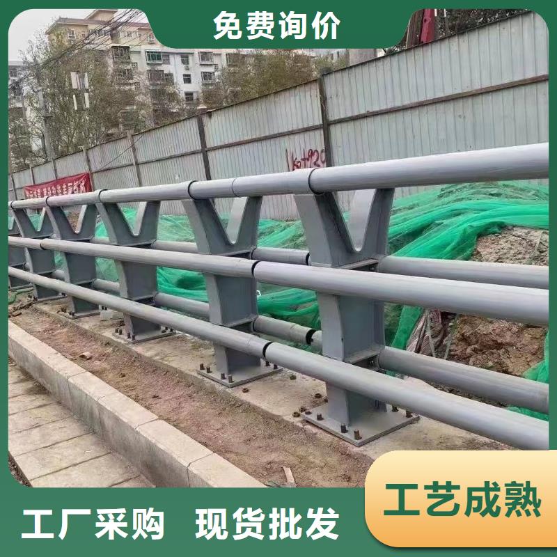 桥梁防护护栏热镀锌河道护栏现场指导安装