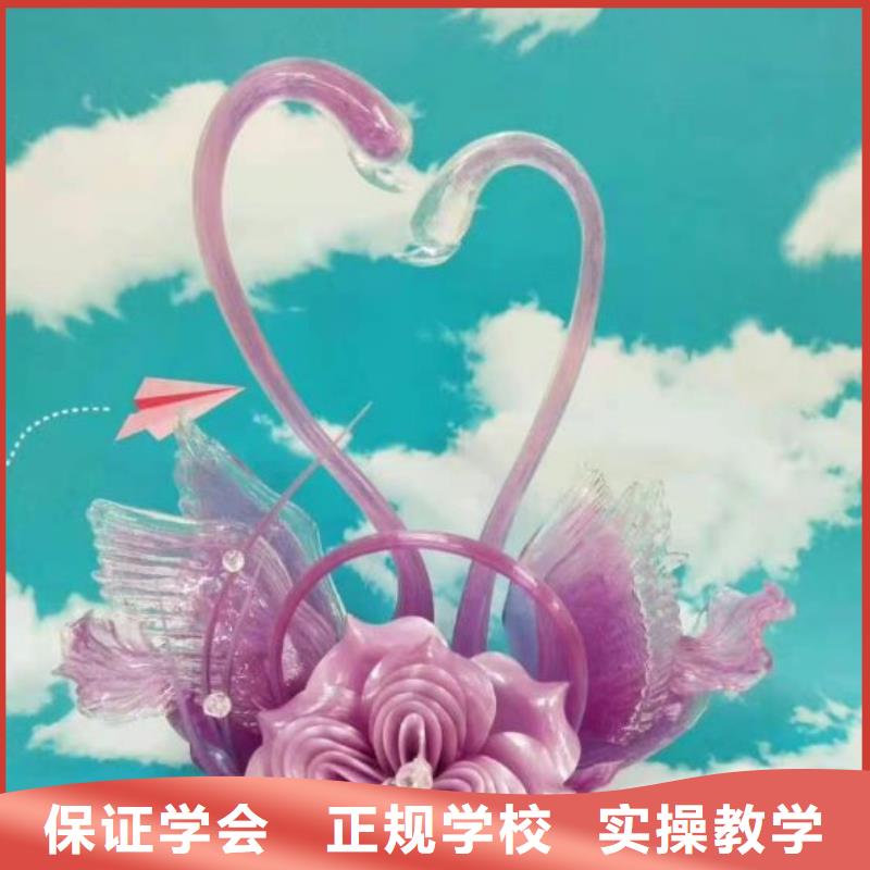 烹飪培訓學校學挖掘機鉤機學費多少錢報名優惠