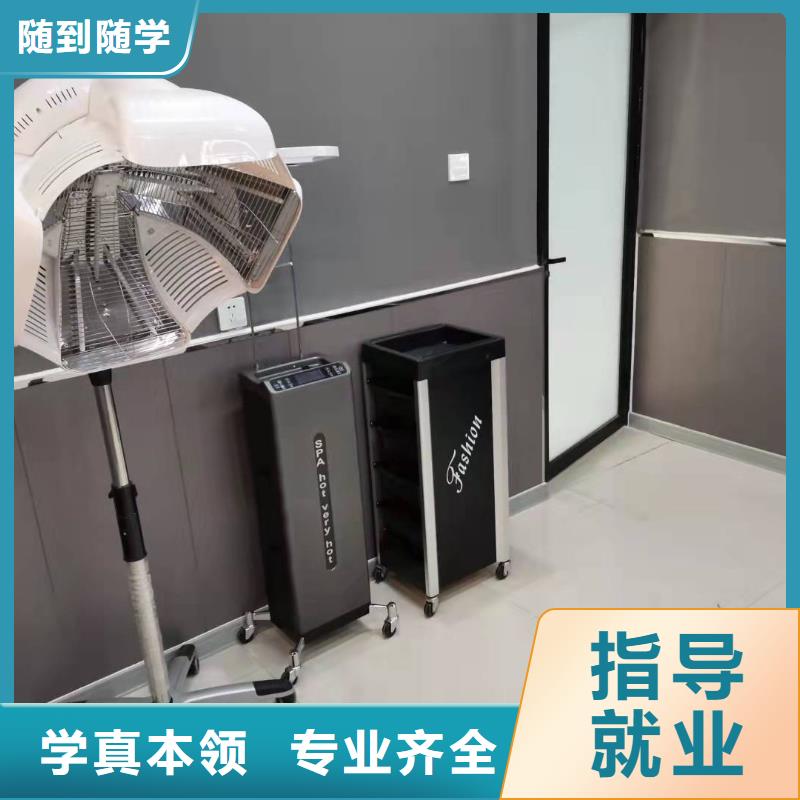 |呼伦贝尔|赤峰|兴安|包头|通辽虎振【美发培训学校】-挖掘机钩机培训学校哪家好全程实操