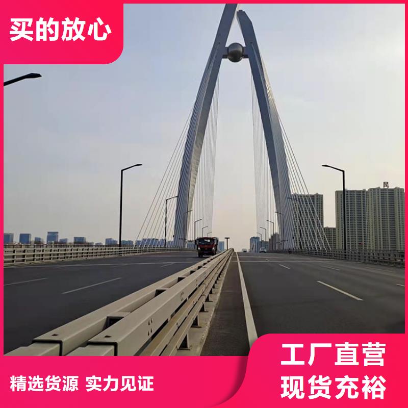 优质不锈钢景观仿木纹栏杆的厂家
