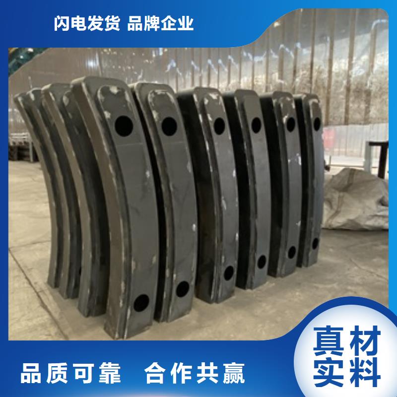 德慶縣橋梁防撞護欄深受客戶好評